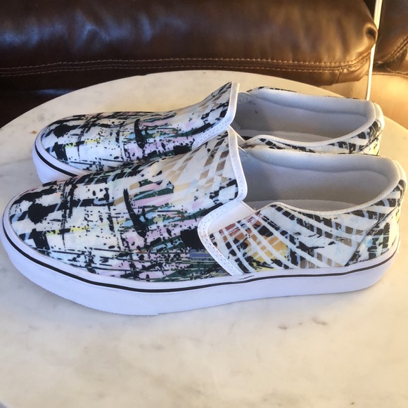 BRAND NEW, NEVER WORN! We Vibe Slip ons in Graphic Graffiti - Picture 5 of 12